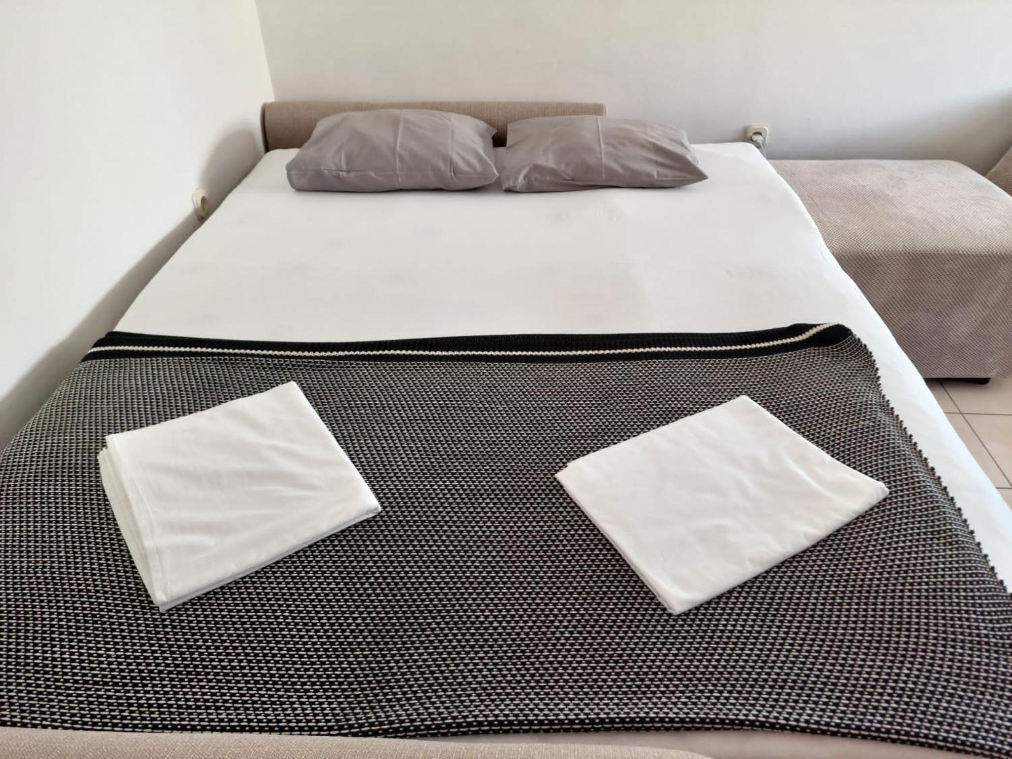 Dedic Apartment 佩特坎内 外观 照片
